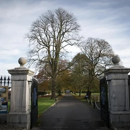 Number 4 Ferienhaus Longford