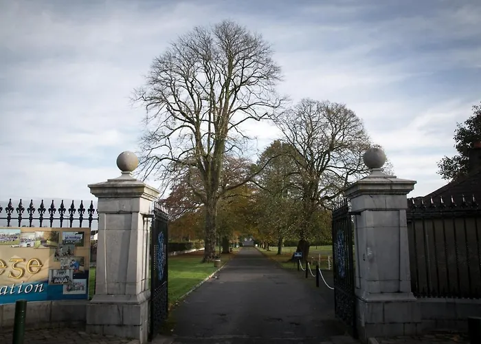 Number 4 Ferienhaus Longford